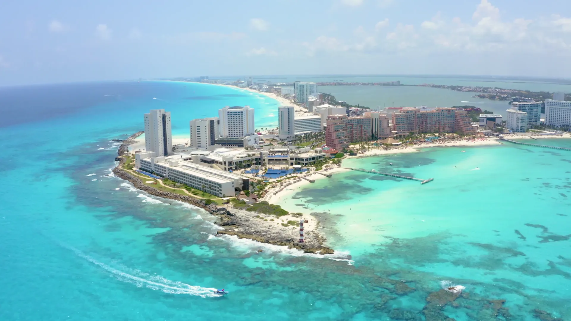 Vue aérienne de Punta Cancún et de la Zone hôtelière