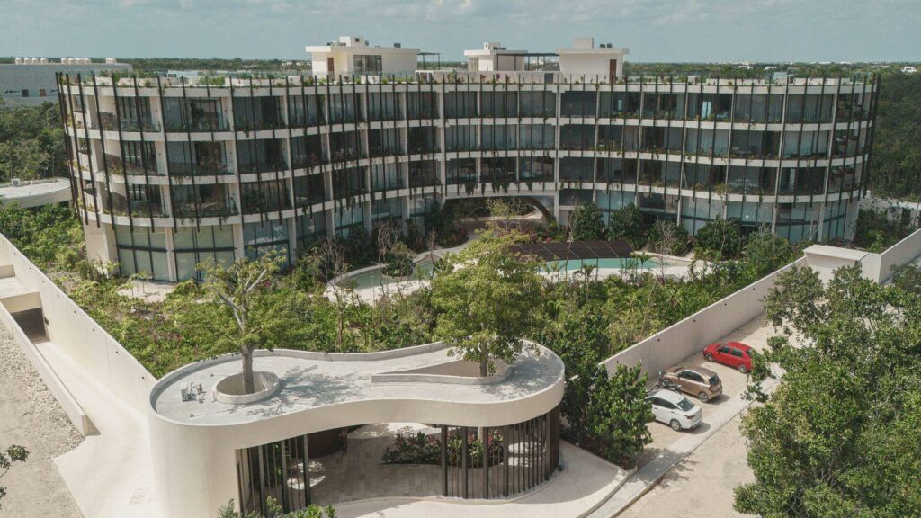 Mistiq Gardens