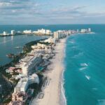 Vista aérea de la Riviera Maya - propiedades frente al mar en Cancún y Playa del Carmen