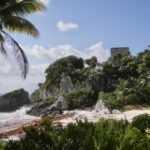 Ruinas de Tulum con vista al mar Caribe