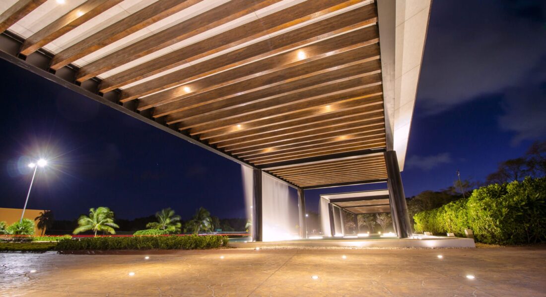 entrada-fraccionamiento-noche