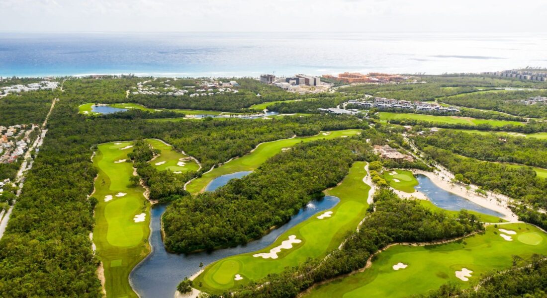 vista-dron-campo-de-golf-corasol